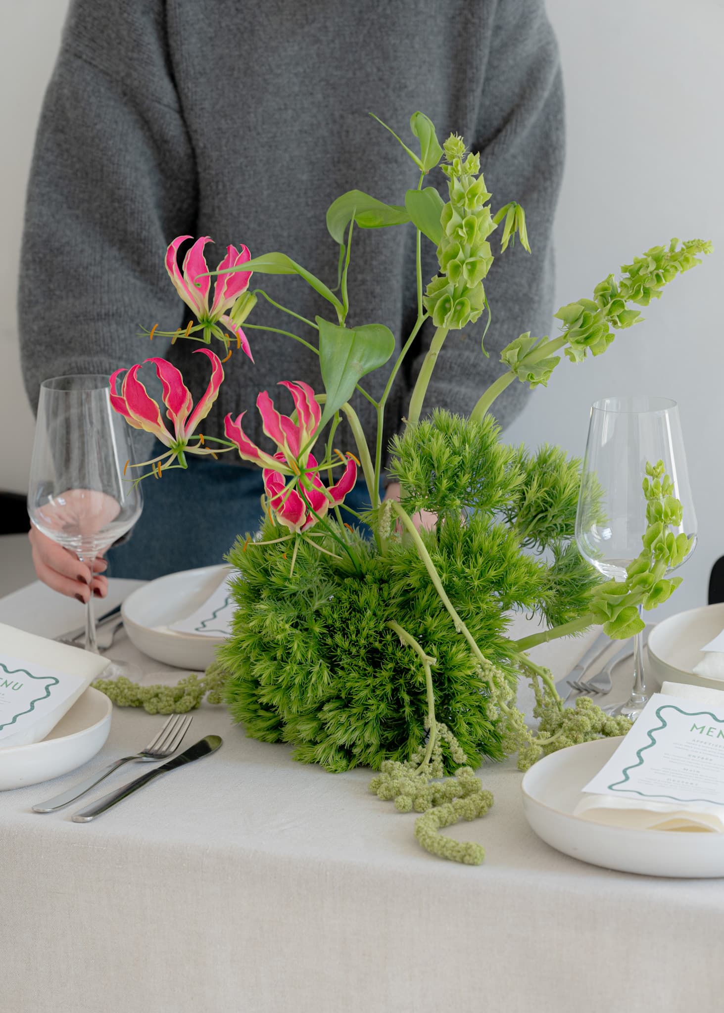 Green table set design